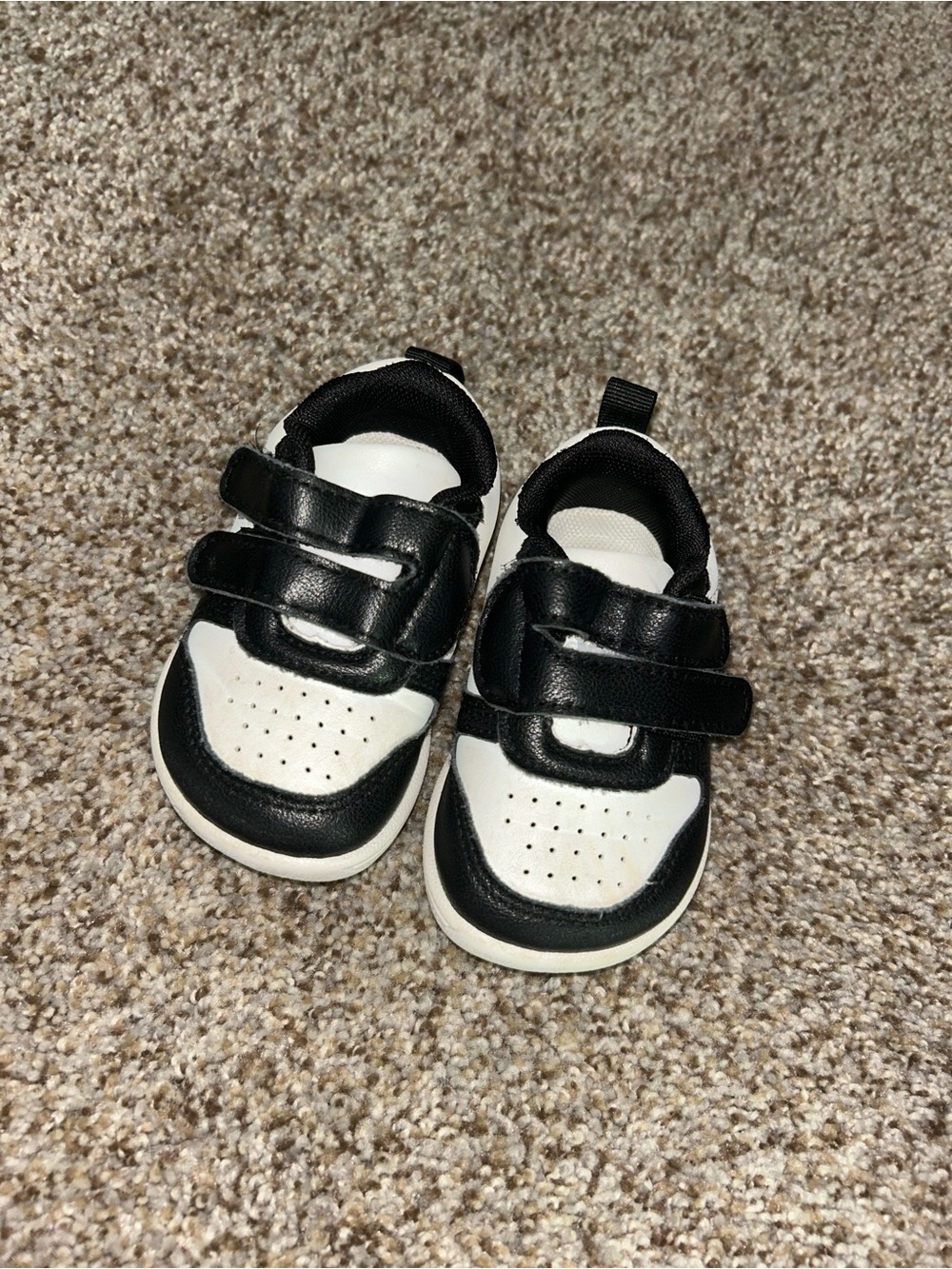STQ Kids Toddler Black and White Velcro Sneakers- 4C